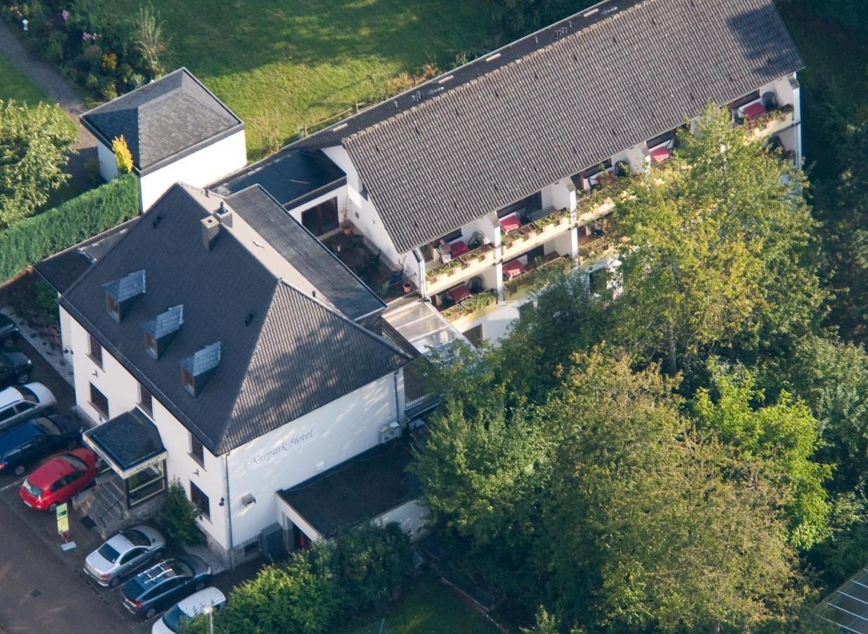 Kurparkhotel-Gemuend Exterior photo